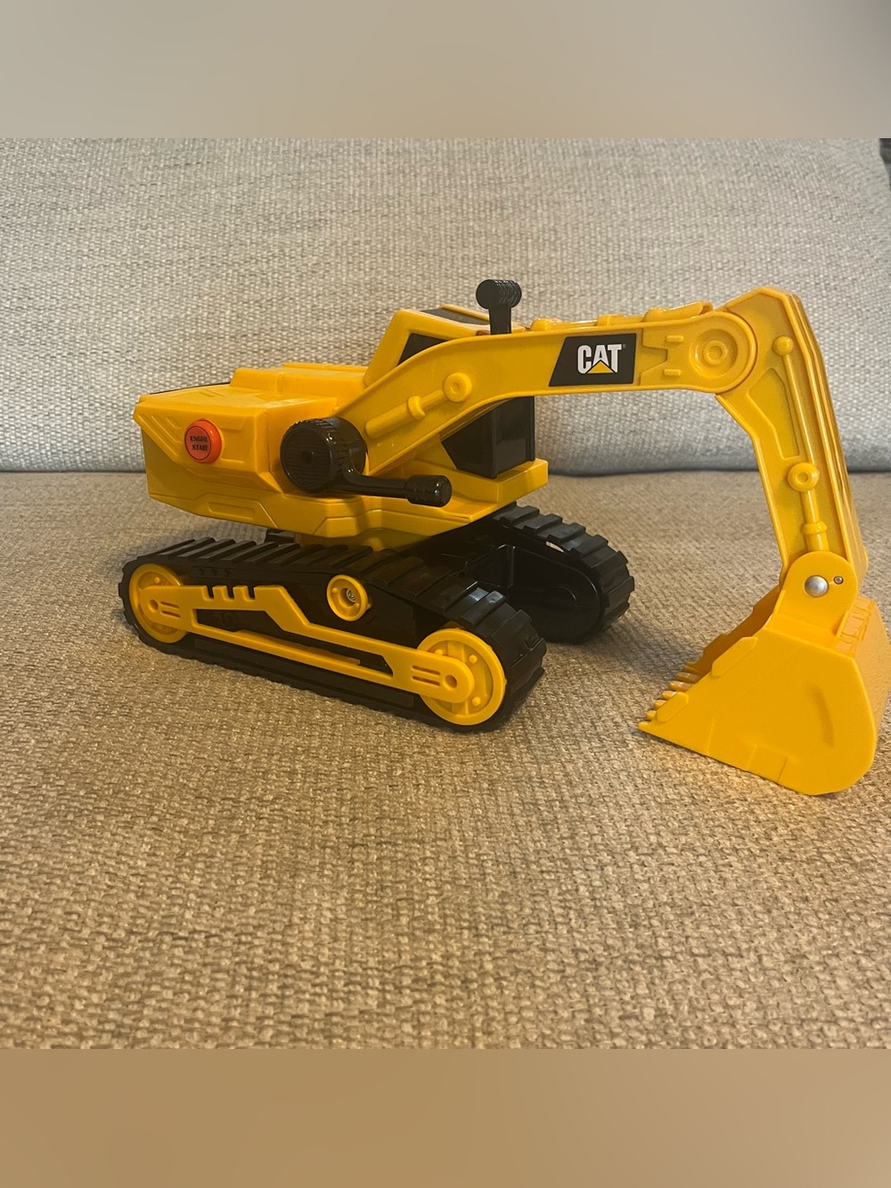 CAT construction Power Hauler yellow excavator plastic toy truck with lights